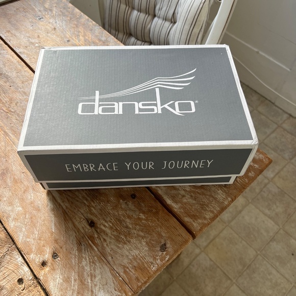 Women’s Dansko clogs size 38 - Picture 11 of 11